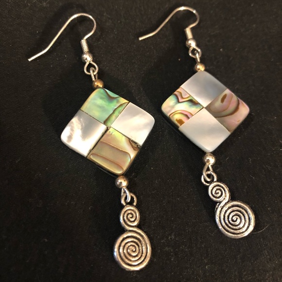 💚💜NWT abalone and spiral earrings - Picture 3 of 4